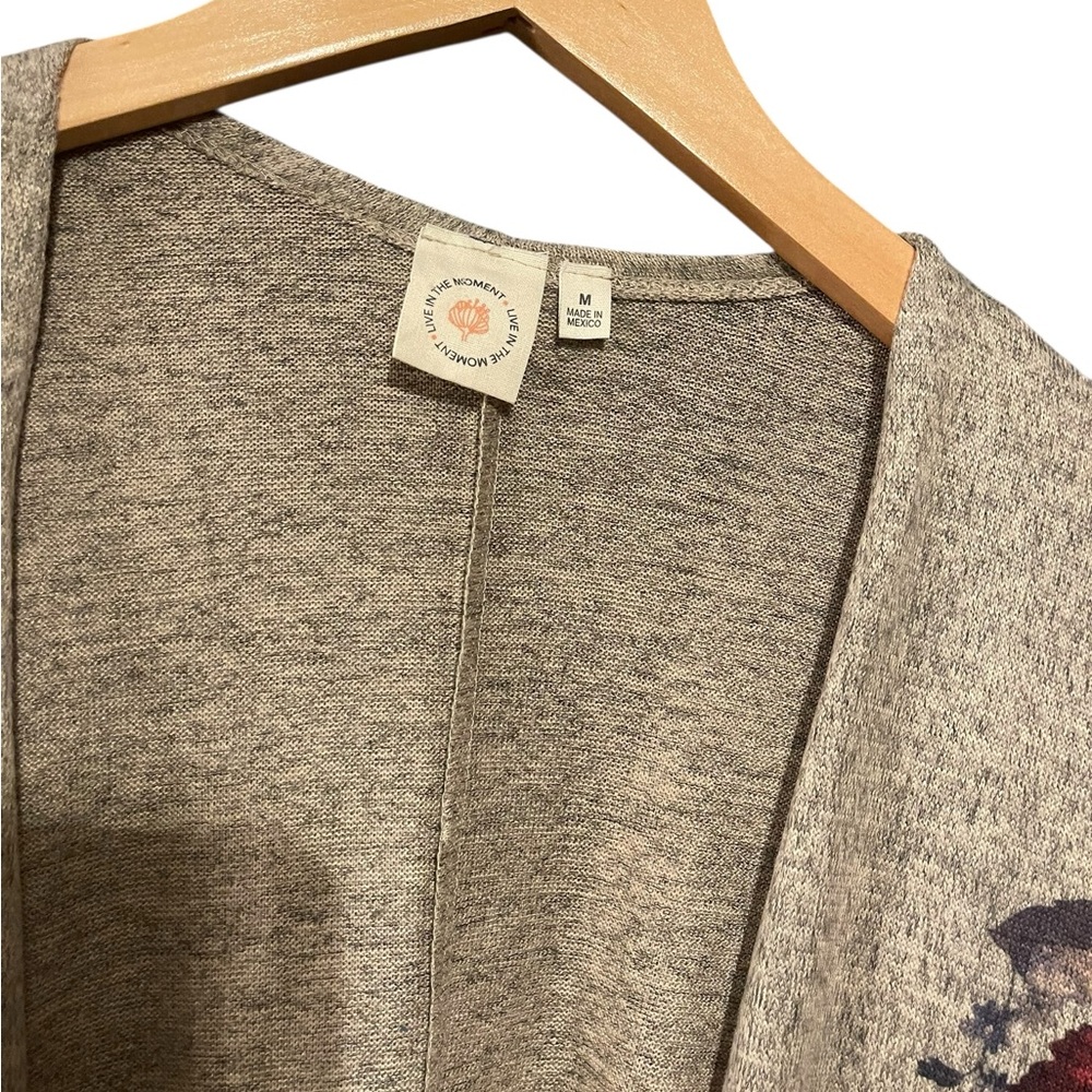 NWOT Gray Floral Kimono Cardigan - Picture 3 of 4